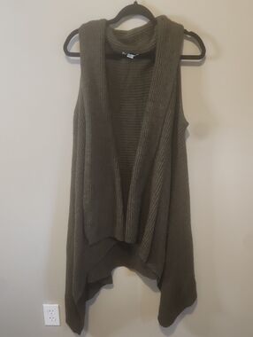 Ava & Viv Olive Green Open-Front Knit Vest